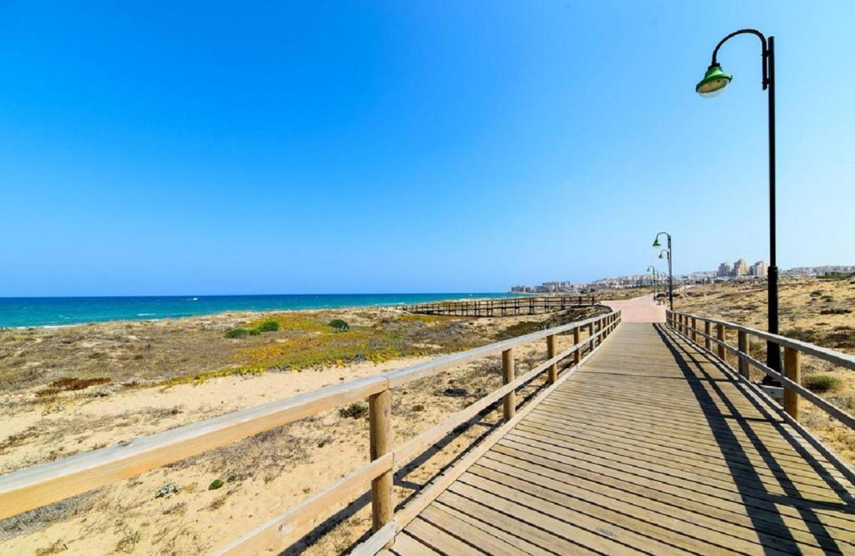 Apartment With Pool, Sea Views & Balcony Less Than 10Min Walk To La Mata Beach! Torrevieja Exteriér fotografie